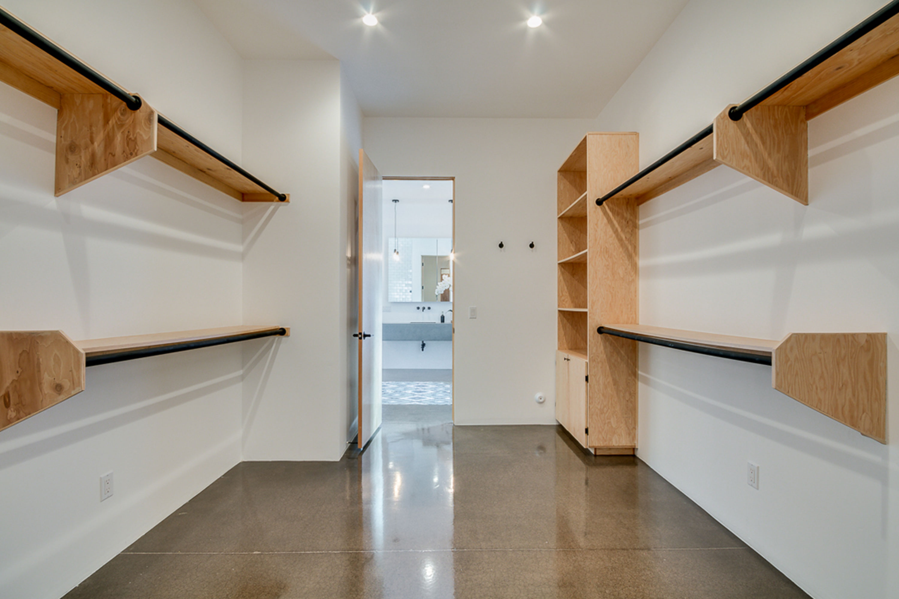 Large walk-in closet in Phoenix, AZ